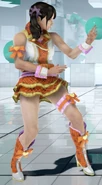 Xiaoyu con el traje crossover de iDOLM@STER.