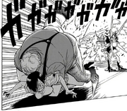 Bob sauve Asuka de justesse de l'assaut d'Alisa.