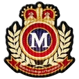 Emblème de la Mishima High School sur sa tenue.
