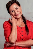 Teresita Reyes como Yolanda Salgado