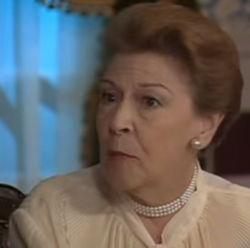 Malú Champaña.png