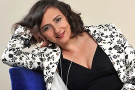 María Isabel Grau (Ximena Rivas)