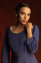 María Gracia Omegna como Leonor Amenábar