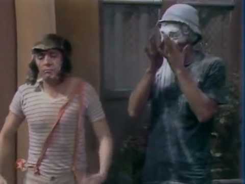 Ensuciando la ropa a Quico (1976) | El Chavo Wiki | Fandom