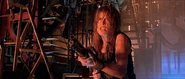 T2jd-sarahconnor-film-shotgun.jpg (316 KB)