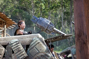 A behind-the-scenes photo of the Sixer in “Genesis: Part 2”