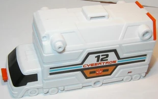 Star Convoy's tractor trailer mode is four times longer than this one, yet his Action Master truck would still be bigger!