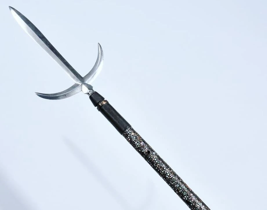 Дзюмондзи-яри. Катакама яри. Японское копьё дзюмондзи яри. Нагината катана. Кама яри.