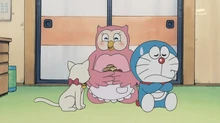 มี่จังและคุณแม่ (หุ่นยนต์) ของโดราเอมอน