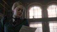 Alienist-Caps-1x07-39-Sara reading