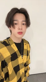 Jimin on Twitter: "저는 요즘 소중한 사람들과 시간을 보내고 있습니다 여러분도 생각나는 그런 사람이 있다면 오늘은 먼저 연락해 보는 건 어떨까요? #BOTD #BTS_OF_THE_DAY #JIMIN" [2020.05.08]