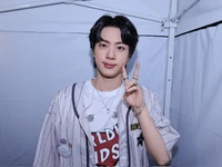 [2025.08.06] #4 [#오늘의방탄] 아미 에너지가 무대를 꽉 채웠어요😘 런던에서 정말 즐겁고 신나는 하루였습니다💜 Thanks for all the amazing energy, ARMY! #오늘의석진 #진 #Jin #BTS #방탄소년단 #Jin_TOUR_EU #RUNSEOKJIN_epTOUR_LONDON