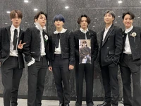 BTS Official on Twitter: "[#오늘의방탄] 방탄소년단을 꽃으로 만들어준 아미 🌼 MMA 6관왕 감사합니다!🏆🏆🏆🏆🏆🏆 #상탄소년단 #인터내셔널팝케이센세이션썬샤인레인보우트레디셔널트랜스퍼USB허브쉬림프마운틴하와이안피자Dynamite핫백1위3번그래미어워즈팝듀오그룹퍼포먼스노미LifeGoesOn핫백1위BTS" [2020.12.05] #2