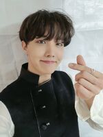 J-Hope on Weverse: "즐거운 하루 되🐮~💜💜" [2021.01.11]