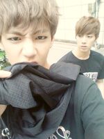 V on Twitter: "덥다 더워 뷔뷔ㅠㅠ" [2013.06.17]