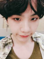 Suga on Twitter: "고마워요 아미! 다음주에 봐요!!" [2018.05.27] #2