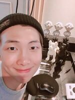 RM on Twitter: "얘들아 힘을 조" [2017.07.09]