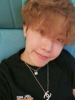 J-Hope on Twitter: "😊다녀올게요옹🤗" [2020.01.18]