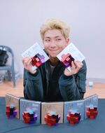 RM on Twitter: "무엇보다 소중한 첫 인기상 !! 두 개나 !! 고마워요 💕😭💕" [2018.11.06]