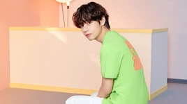 V promoting FILA Paradise #2 (April 2020)
