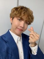 J-Hope on Twitter: "💜따랑합니다 아미💜2020년도 파이팅💜 💜여러분들은 내 희망💜" [2020.01.05] #2