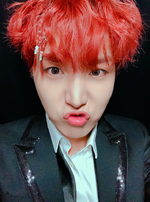 J-Hope on Twitter: "아미~ 메리크리스마스 ~ 🎄 행복한 성탄절 되세요 🎄☃️🎊 #제이홉" [2017.12.25] #3