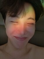 J-Hope on Weverse: "아미가 짱이다💜" [2021.03.15]