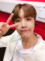 J-Hope on Twitter: "홍콩홍콩 또제 또제~👋💋" [2017.05.14]