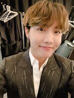 J-Hope on Twitter: "💜화요일날 봐요💜 💜아미💜" [2019.10.28] #1