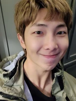RM on Weverse: "쁘이 😚" [2020.11.09] #2