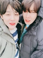 Jimin on Twitter: "起 촬영 에피소드 사진🤣👍 #JIMIN #LOVE_YOURSELF起_WONDER #EP3" [2018.04.09]