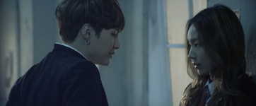 Boy In Luv MV (33)