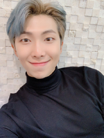 RM on Twitter: "늦게까지 정말 감사합니다 😂😂" [2018.12.28] #1