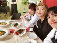 J-Hope on Twitter: "이 음식과 어울 는 신청곡!!!!!!!!!🥺💕 오늘 달방도!!!!!! 기대기대 🥳" [2019.01.22] #2