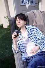 SUGA with his black mic (2021)