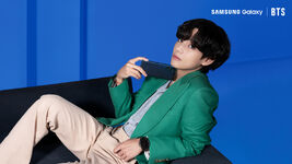 V promoting Samsung Galaxy #2 (September 2020)