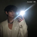 V promoting #DarkSelfieChallenge with Hyundai NEXO (April 2020)