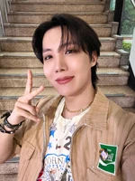 [2025.06.20] #2 [#오늘의방탄] 제이홉 #뮤직뱅크 Killin' It Girl, 10 out of 10! 아니 100 out of 100!!! 아니아니 그냥 만점!! 만점이에요!!!!!❤️‍🔥 #오늘의제이홉 #제이홉 #jhope #BTS #방탄소년단 #jhope_KillinItGirl #MusicBank #KillinItGirl_무대_보면_에어컨_필요없지