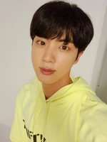 Jin on Twitter: "사진 찍으니까 방해하는 정국이 그리고 그대로 올리는 석지니" [2020.07.02] #1