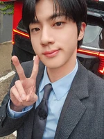 [2025.05.15] [#오늘의방탄] 고기 한 점을 위해 춤까지 춰버린 석지니..🕺 하루 내내 잘 먹고 갑니다😋 #오늘의석진 #진 #Jin #BTS #방탄소년단 #핸썸가이즈 #명예핸썸즈_월드와이드핸썸 #몰래_먹진