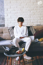 V BTS EXHIBITION FILM CAMERA Photo (7)