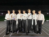 BTS Official on Twitter: "[#오늘의방탄] #BTS on American Music Awards 💜 Thanks ARMY! 💜 #BTSonAMAs #방탄소년단 #BTS_BE #LifeGoesOn #BTS_Dynamite #인터내셔널팝케이센세이션썬샤인레인보우트레디셔널트랜스퍼USB허브쉬림프마운틴빌보드핫백1위세번BTS" [2020.11.23] #1