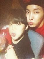 J-Hope on Twitter: "#지민생일ㅊㅋ @-@/ 울 지민이 축하행" [2013.10.12]