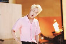 Handsome Jin Day (3)