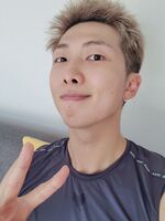 RM on Weverse: "✌️✌️" [2021.07.30] #1