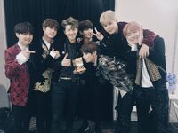 BTS Official on Twitter: "[#오늘의방탄] 아... 아미여러분 미...미치도록 아름다운 밤이에요✨ #2016MAMA 올해의 가수상을 받은 #방탄소년단! 아미가 있기에 가능한 일이었습니다. We did it at last!💕Thank you!" [2016.12.02] #1