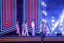 BTS Official on Twitter: "ARMY!💜 Did you see our performance on the @AMAs? Hope you had fun as much as we did! Stay safe everyone! #AMAs #BTS #방탄소년단 #BTS_BE #LifeGoesOn #BTS_Dynamite" [2020.11.23] #4