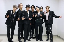 BTS Official on Twitter: "[#오늘의방탄] 방탄 무대에 미치지 않으려면 미쳐야 해🤭 언제나 응원의 힘을 보내주시는 아미 여러분 덕분에 인기가요 1위🏆로 1주 차 활동 마무리! 다음 주 방탄소년단의 무대도 많은 기대해주세요! #BTS⁠ ⁠ #방탄소년단⁠ ⁠ #BlackSwan #ON #MAP_OF_THE_SOUL_7⁠" [2020.03.01] #1