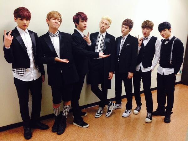 https://static.wikia.nocookie.net/the-bangtan-boys/images/e/e1/BTS_Twitter_June_27%2C_2014.png/revision/latest?cb=20210712022729