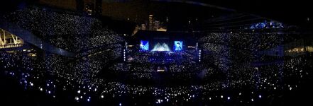 BTS Official on Twitter: "[#오늘의방탄] Hello, Chicago! 주룩주룩 내리던 비도 그치게 하는 아미 파워😌 감기 정말 조심!😢 #시카고1회차공연" [2019.05.12] #2